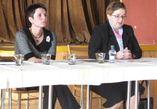01-lenka bartlova a jana hamplova.jpg